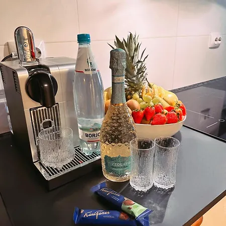 De Lux Apartment! Great Location! Bohemic Getaway!